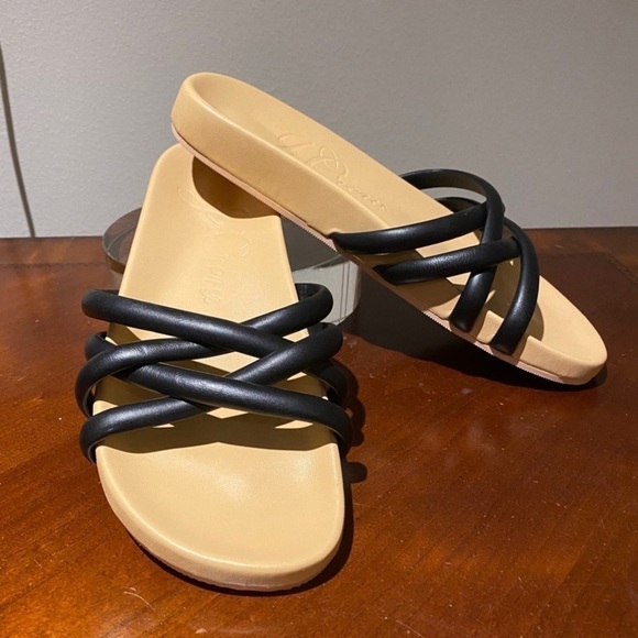J. Crew Pacific Cushy Leather
Padded Strap Sandal in Black
Size 11 EUC - Picture 1 of 8